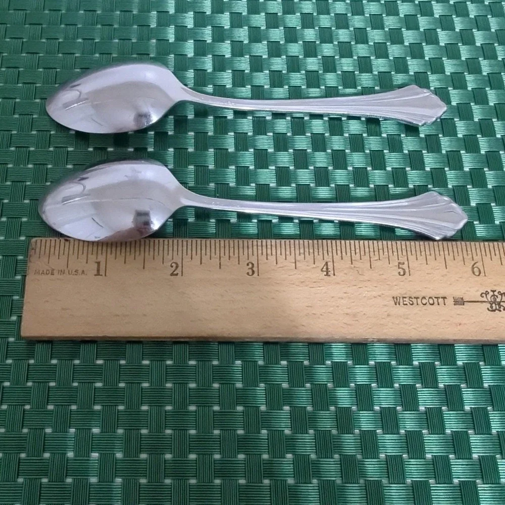 Oneida set teaspoons